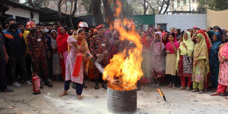 “স্বাস্থ্য ও নিরাপত্তা (অগ্নি নির্বাপণ ব্যবস্থা ও মহড়া)” শীর্ষক ২ দিন ব্যাপী কর্মশালা অনুষ্ঠিত
