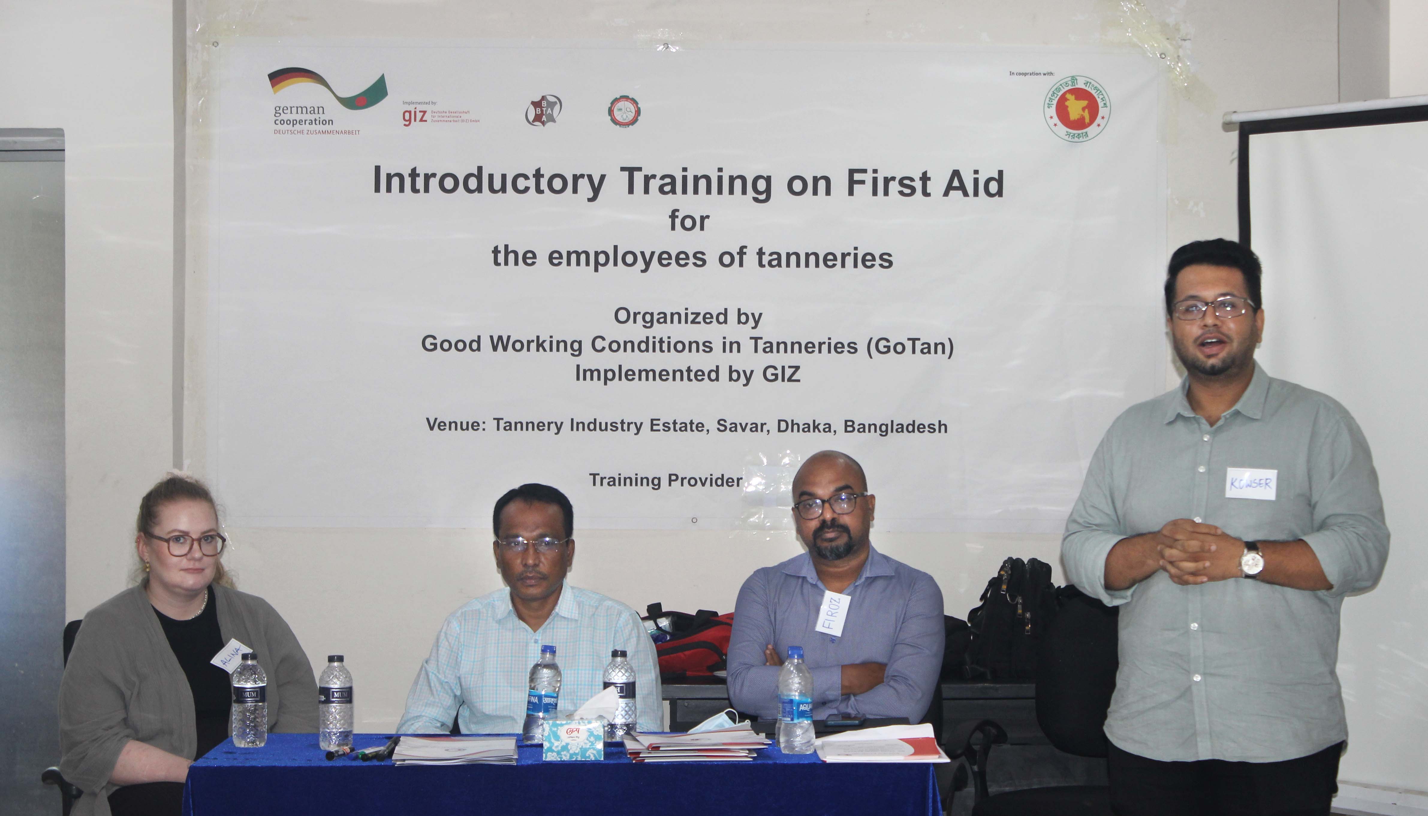 “Introductory training on First Aid” বিষয়ে দিনব্যাপি প্রশিক্ষন অনুষ্ঠিত photo